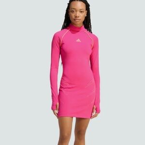 NEW, form fitting Nike dress, Size L (8-10 dress size)